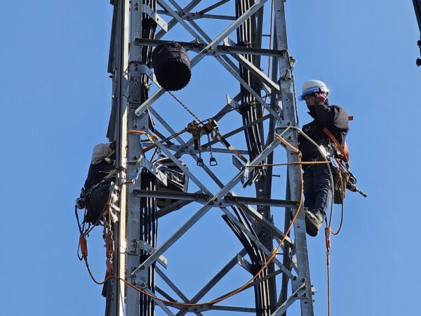 鉄塔組立工事
